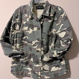 Women’s Camo Jacket Brand Mustard seed